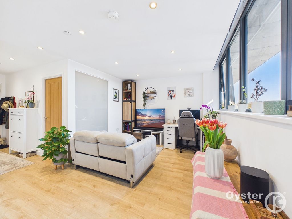 Property photo 2 of 14 Reception