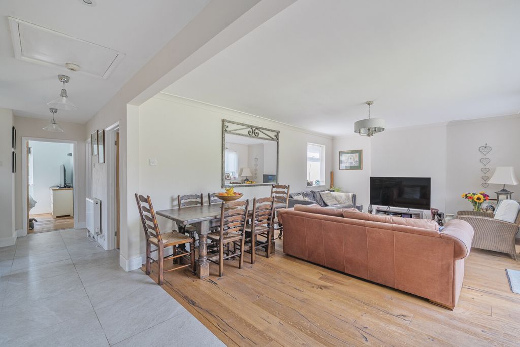 Property photo 3 of 14 1332674-10-688c8F...