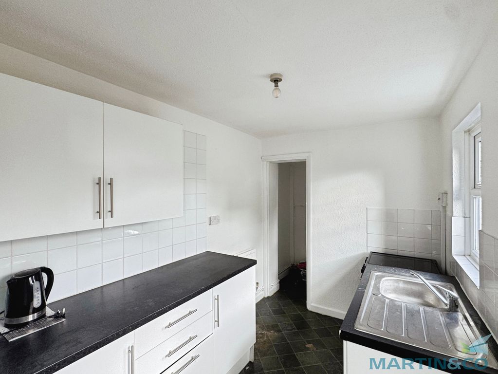 Property photo 2 of 14 87d8F734--4C09-9Cf8-98474B5Fa4D5-24774-00000Bce59B