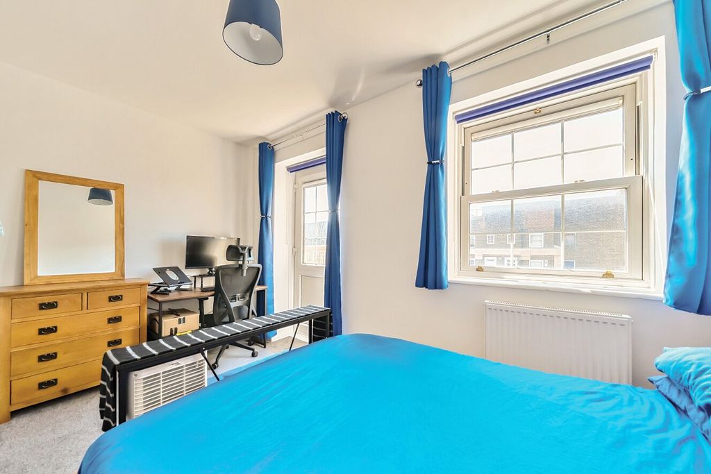 Property photo 3 of 11 Picture No. 18