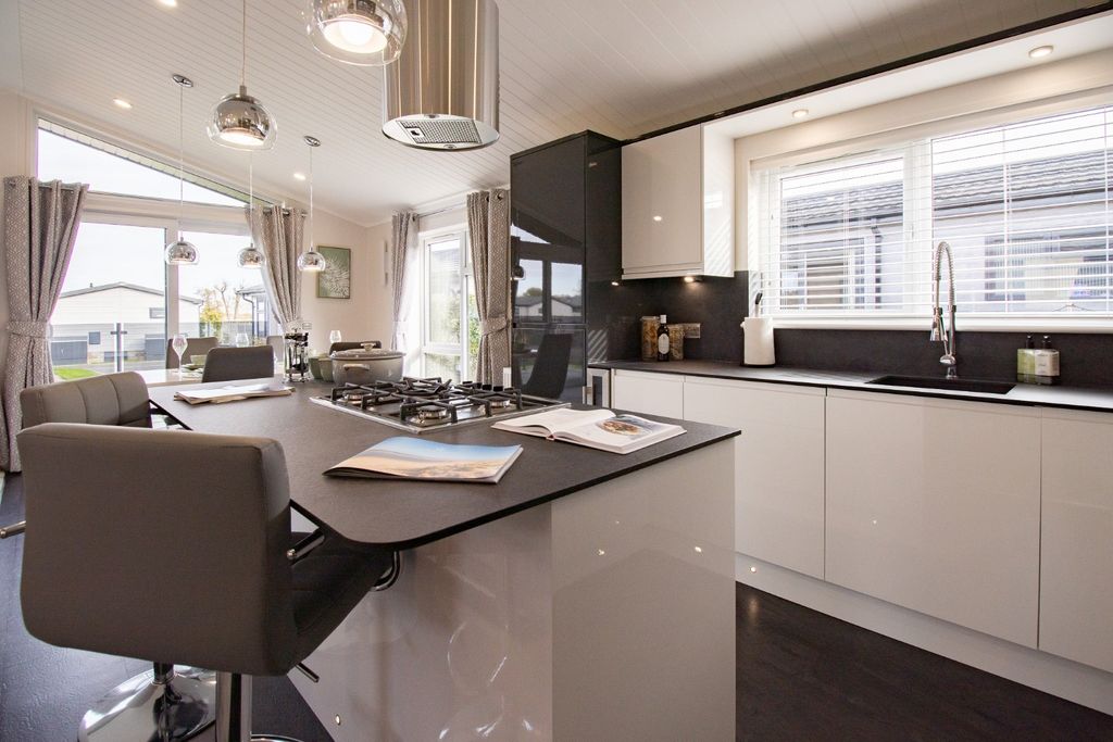 Property photo 3 of 28 3751933