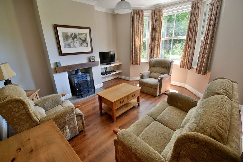 Property photo 3 of 23