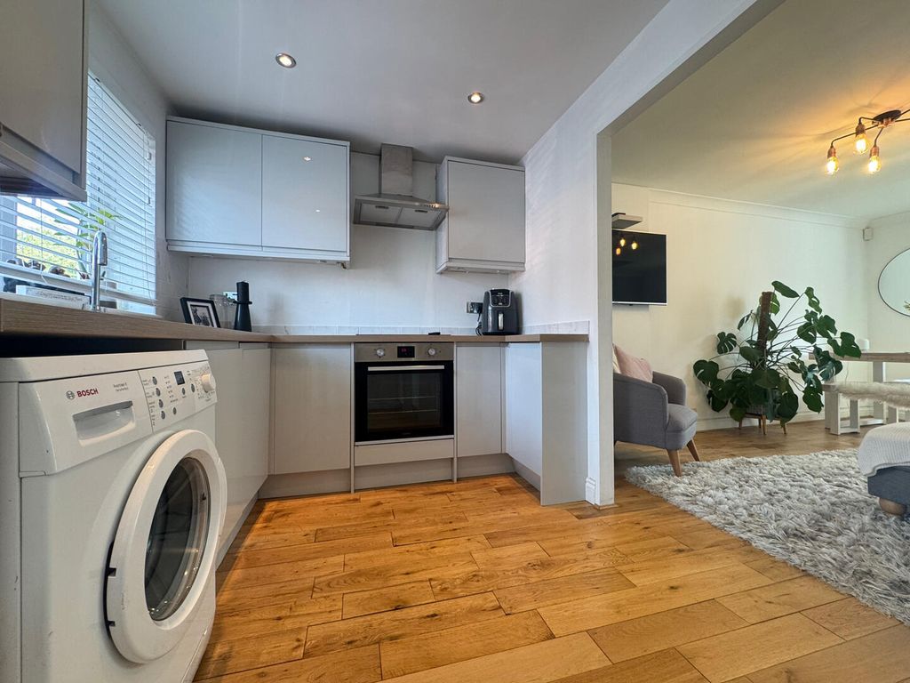 Property photo 2 of 42