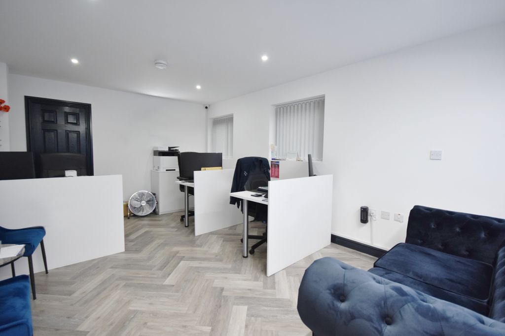 Property photo 1 of 4