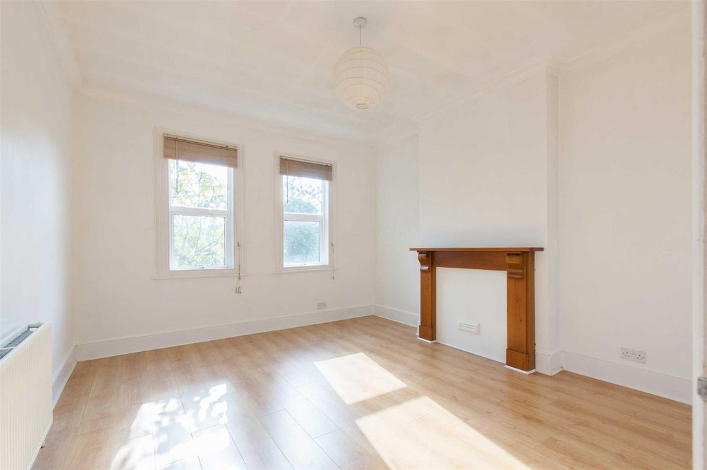 Property photo 1 of 4