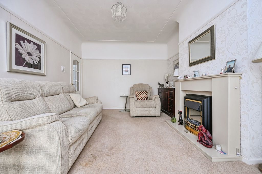 Property photo 2 of 15 Pbox-Img.Jpg