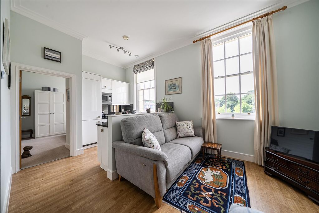 Property photo 2 of 15 Open Plan