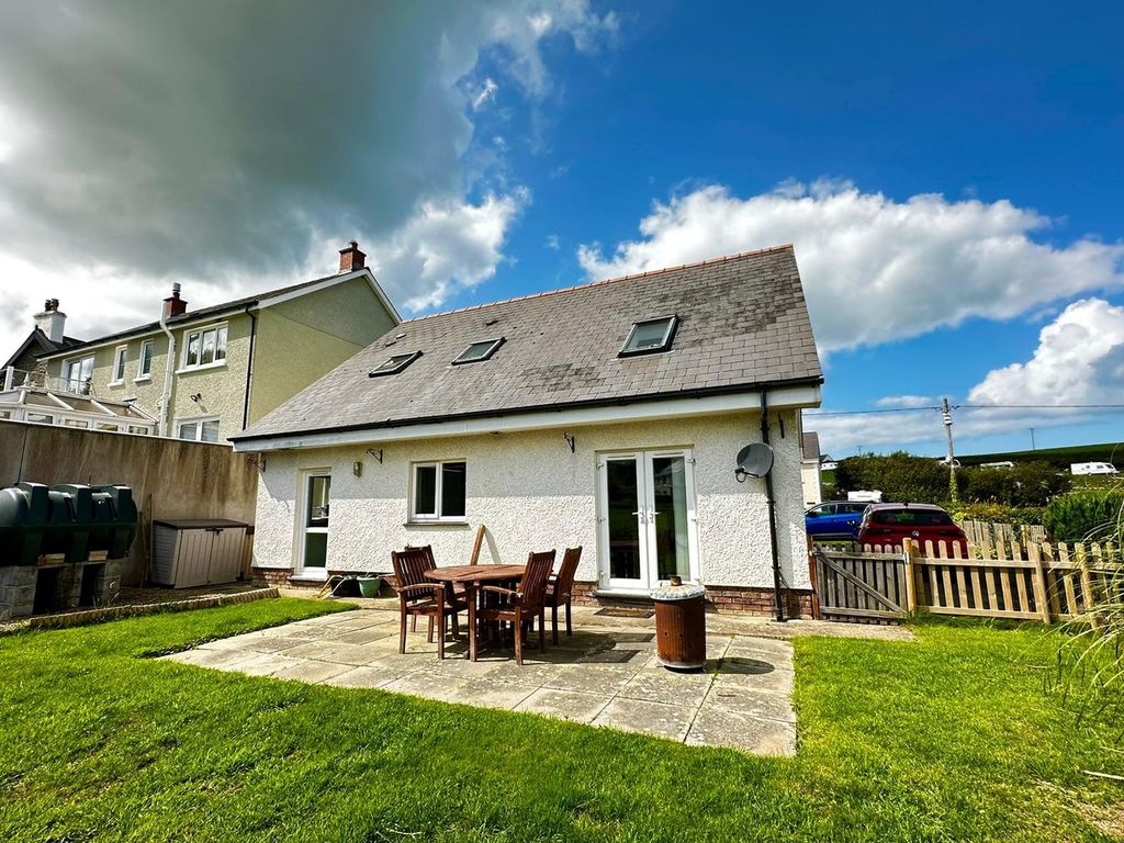 Property photo 2 of 34