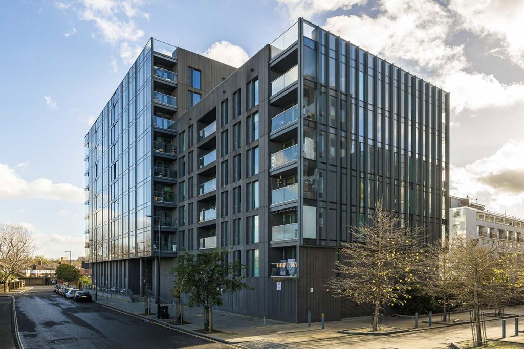 Property photo 1 of 11