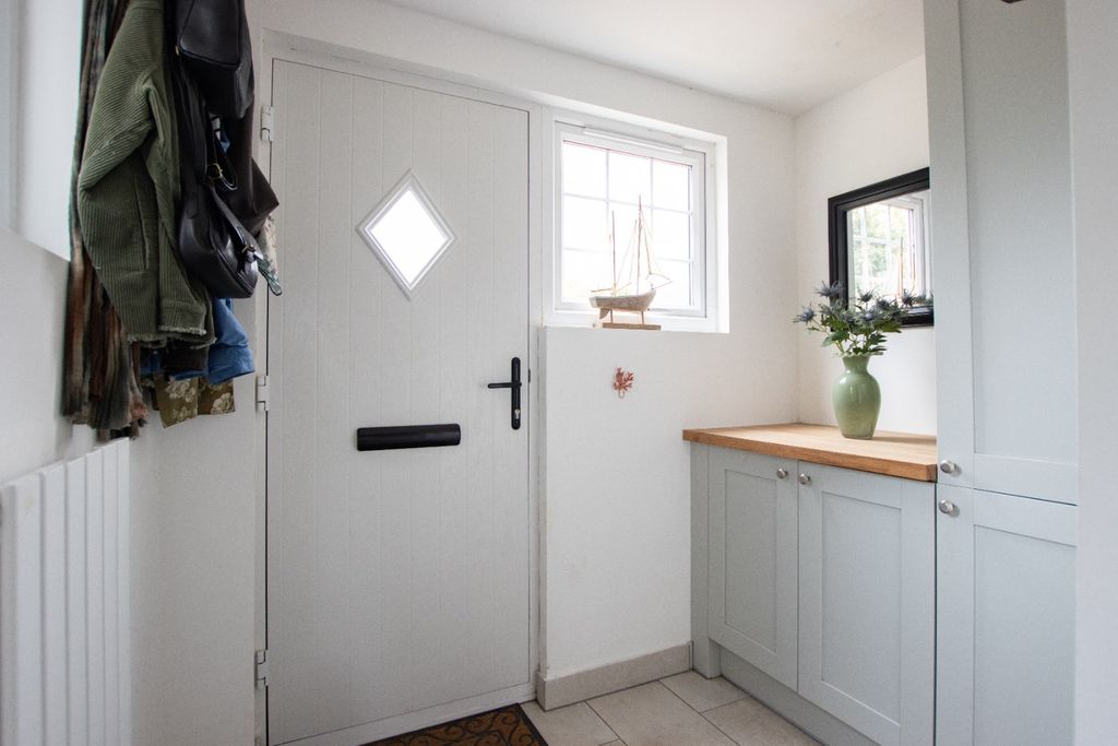 Property photo 2 of 22 5330172