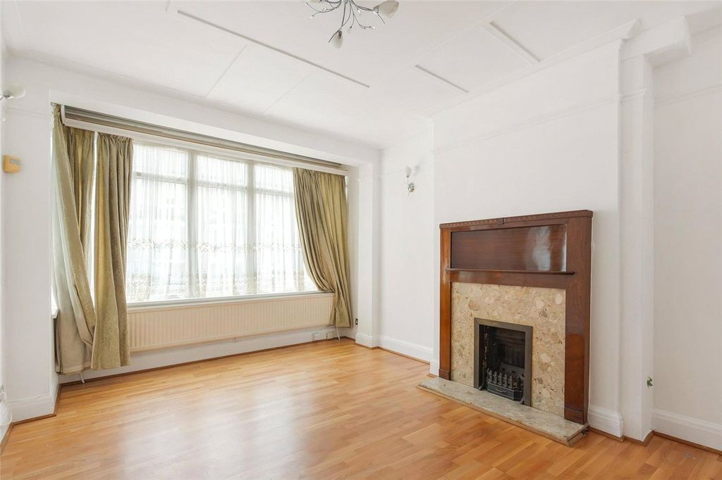 Property photo 2 of 16 Picture No. 01
