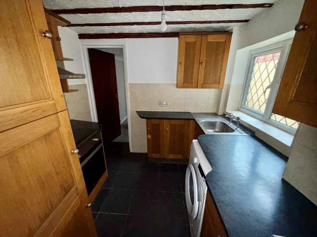 Property photo 3 of 18 Flat 1 - Kitchen
