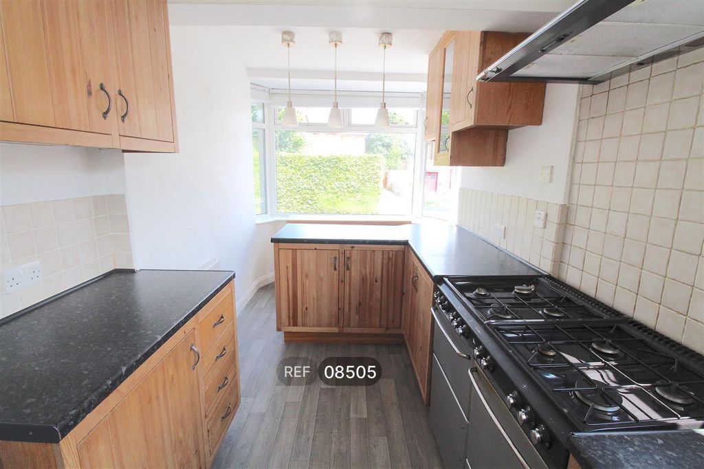 Property photo 2 of 11 Kitchen
