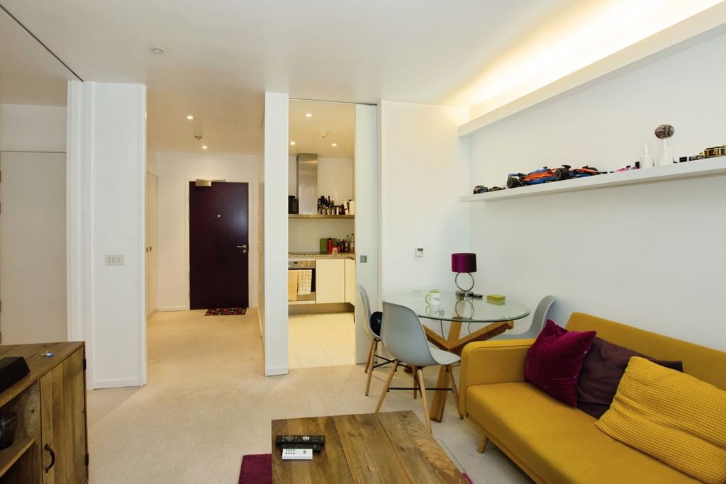 Property photo 2 of 20 Pbox-Img.Jpg