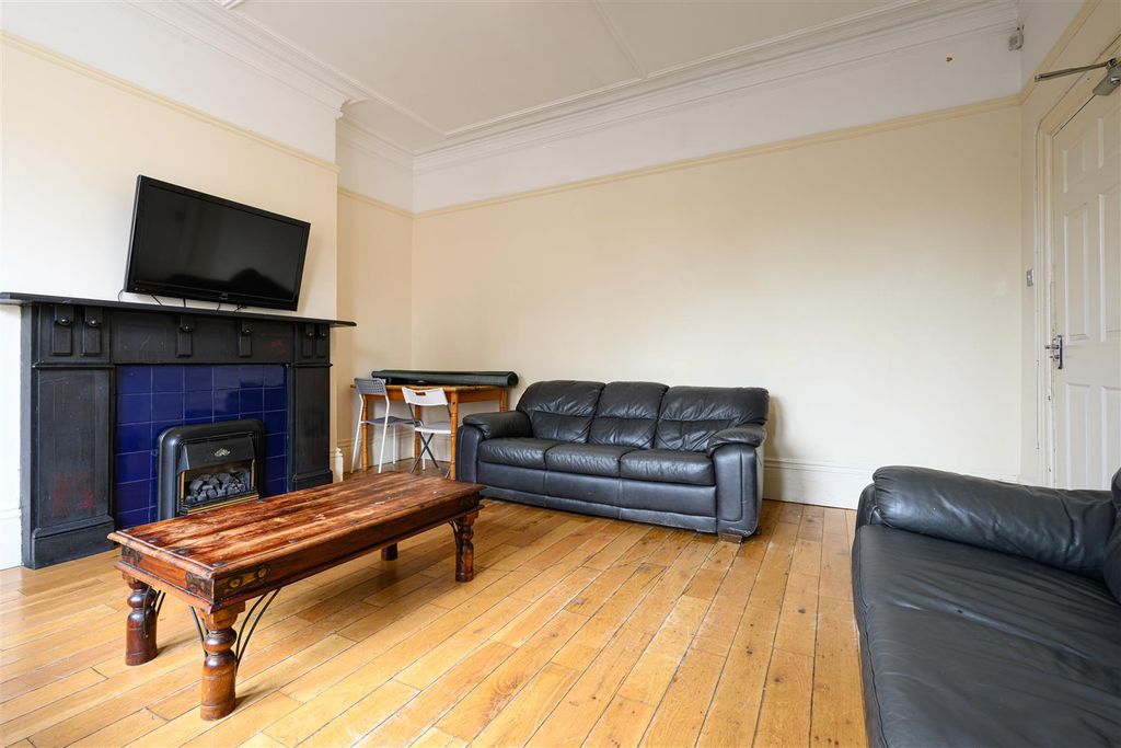 Property photo 3 of 34 20250824 S&amp;B 7 Queens Terrace Living Room-1.Jpg