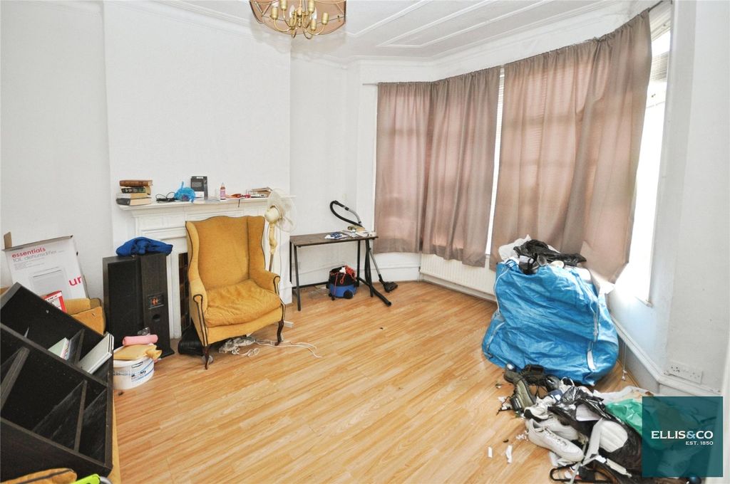 Property photo 3 of 10 Picture No. 05
