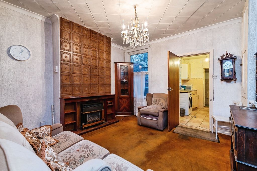 Property photo 3 of 11 Pbox-Img.Jpg