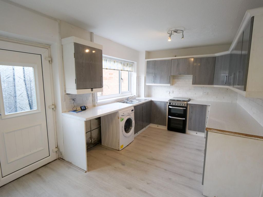 Property photo 3 of 13 Kitchen