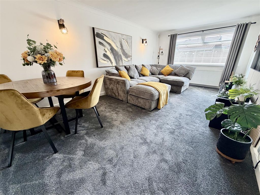 Property photo 2 of 26