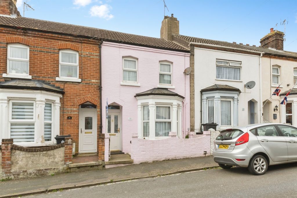 Property photo 1 of 17