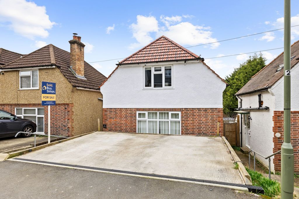 Property photo 2 of 27