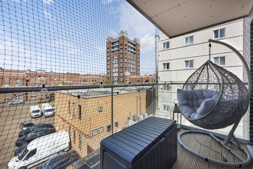 Property photo 2 of 18