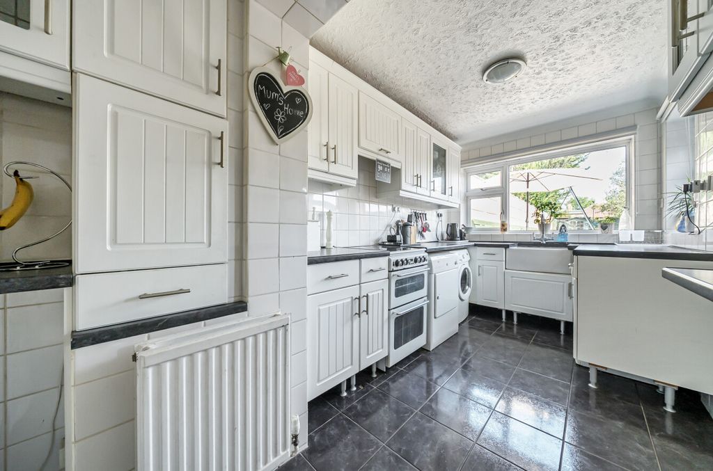 Property photo 3 of 21 1334050-15-689Afc...