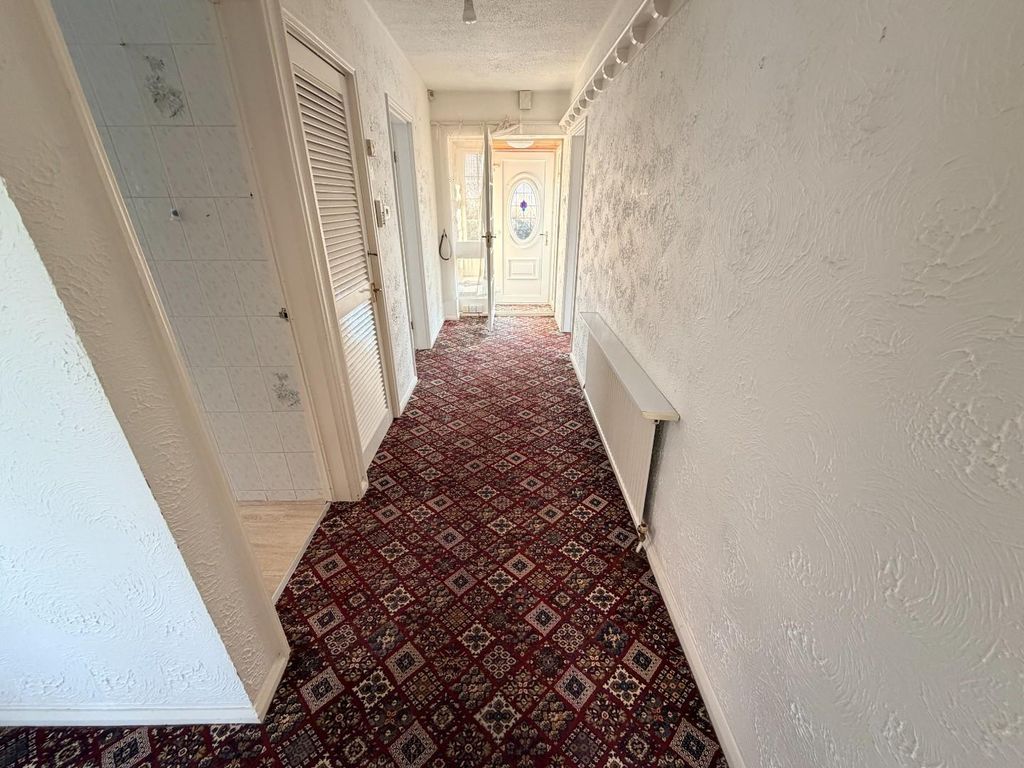 Property photo 3 of 22 Hall