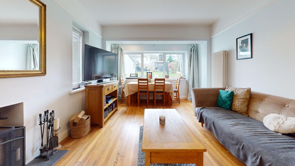 Property photo 3 of 20