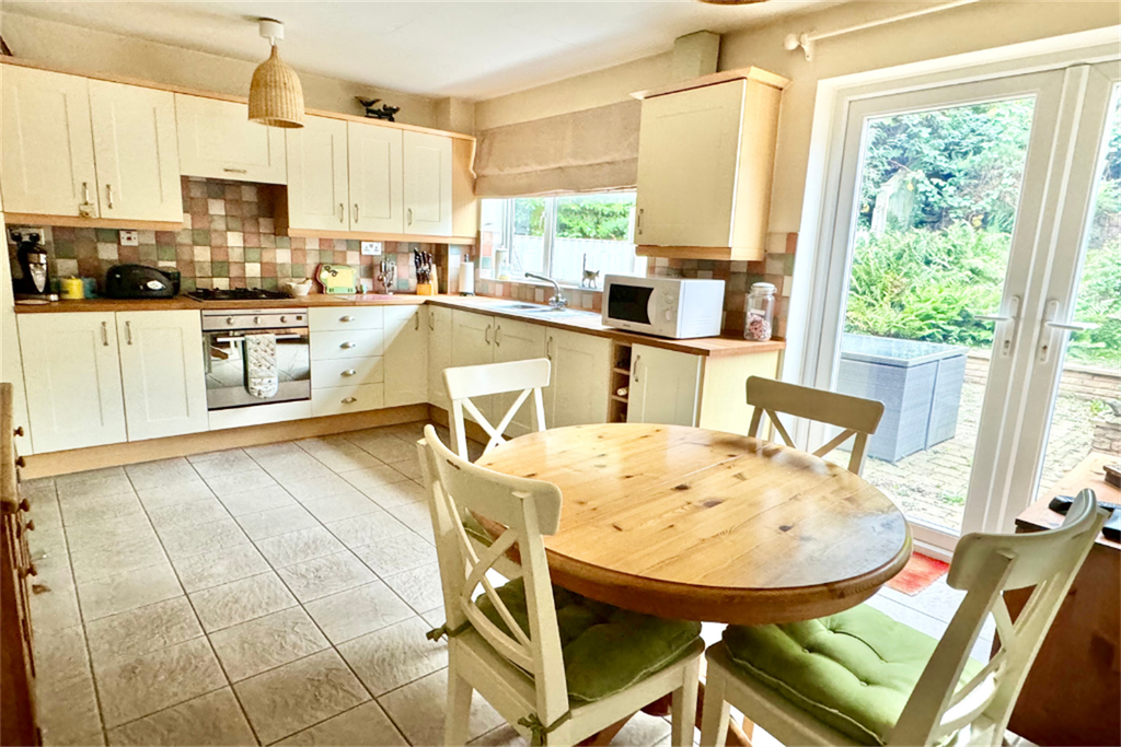 Property photo 3 of 14 Kitchen/Diner