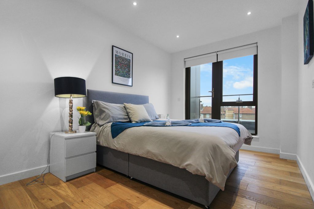 Property photo 2 of 24