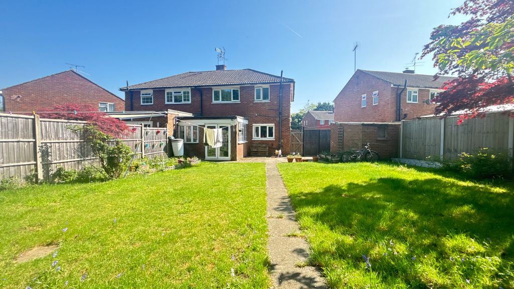 Property photo 2 of 10 Garden 1