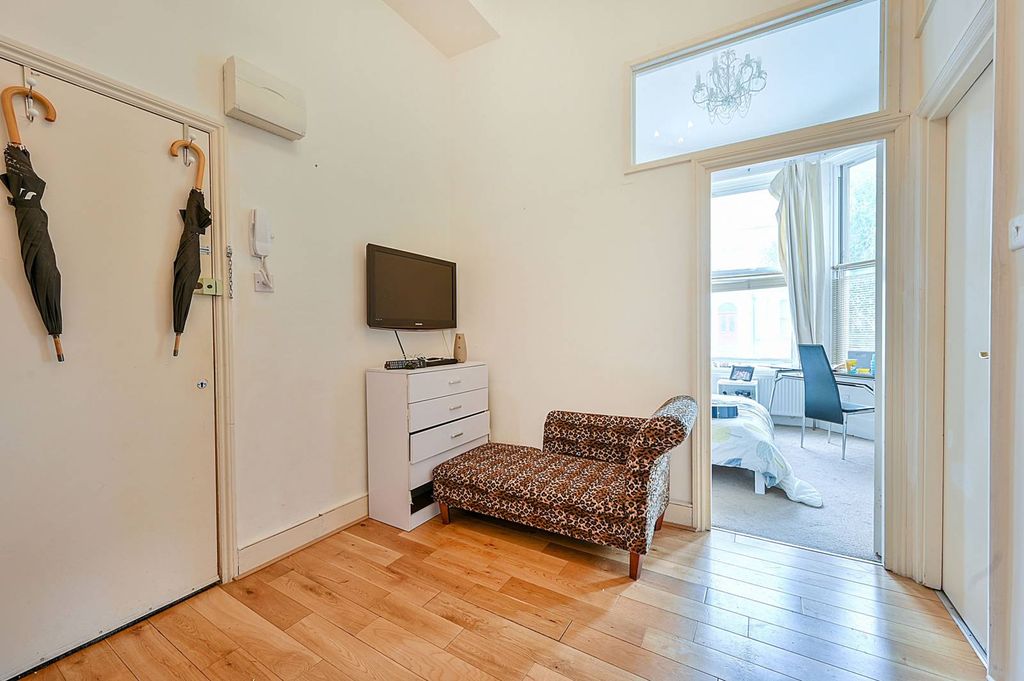 Property photo 3 of 5