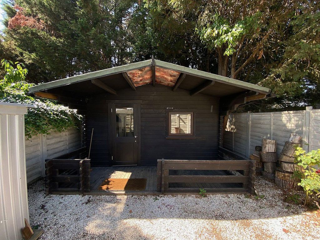 Property photo 3 of 13