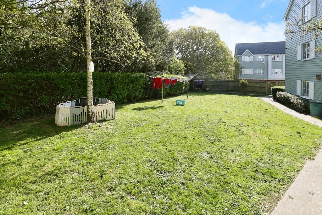 Property photo 2 of 17 Photo