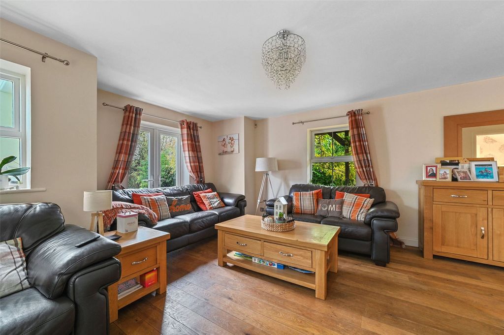 Property photo 2 of 25 Picture No. 31