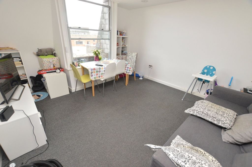 Property photo 2 of 7 Living Room