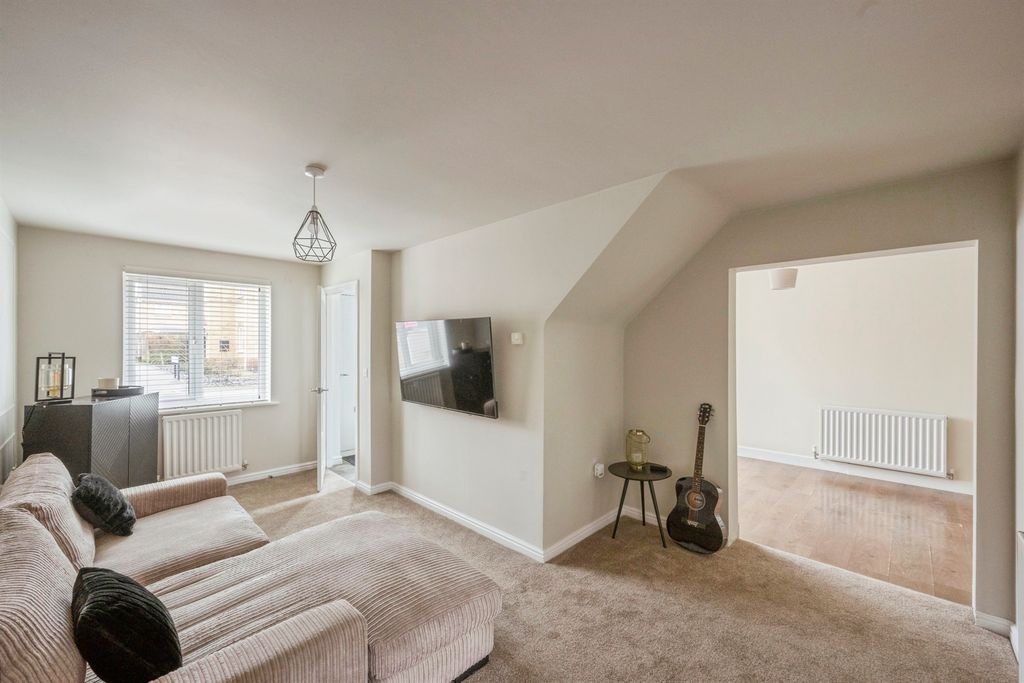 Property photo 3 of 21