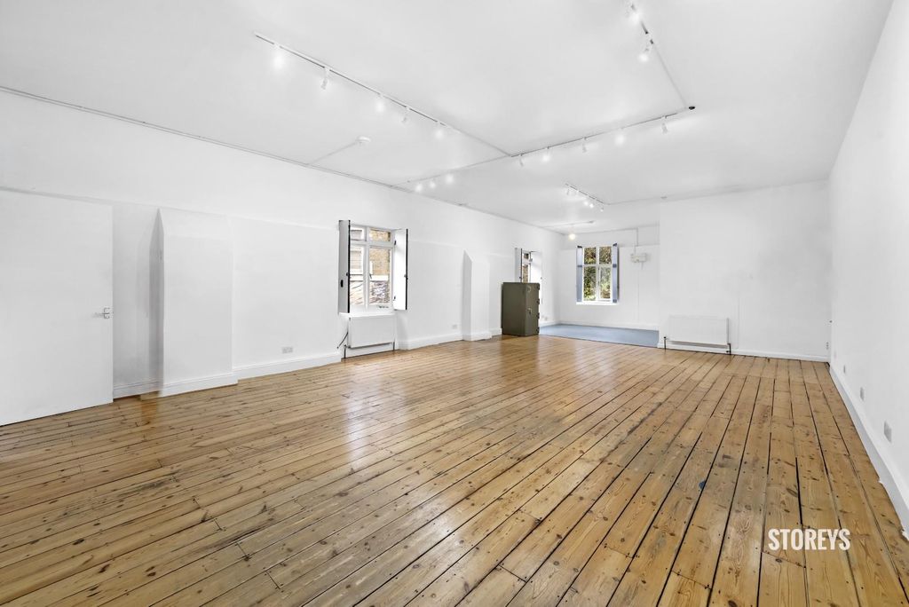 Property photo 1 of 26