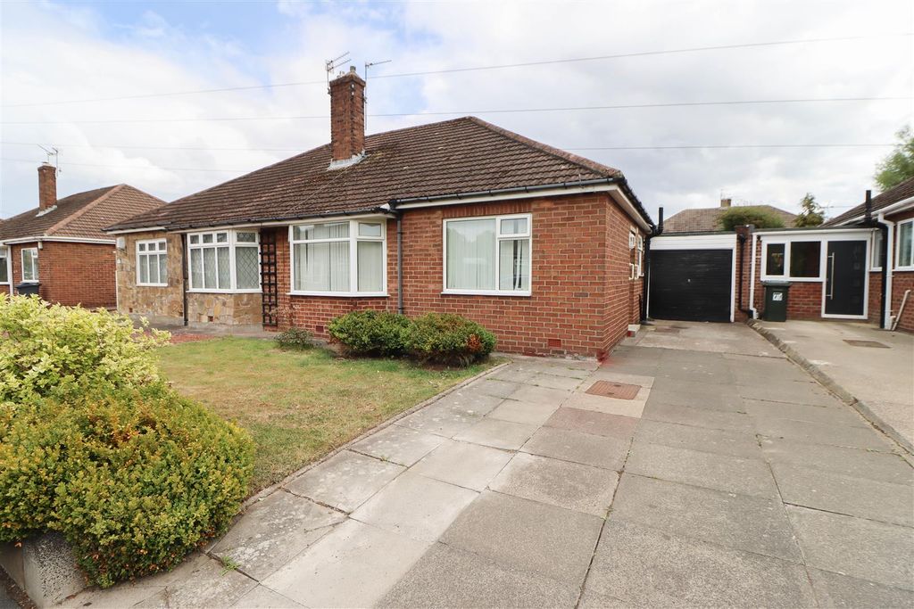 Property photo 1 of 11 Front External
