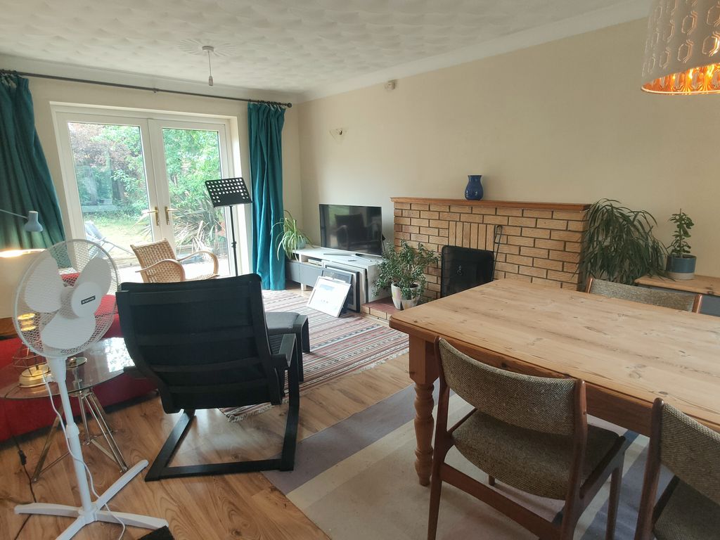 Property photo 2 of 18 Image