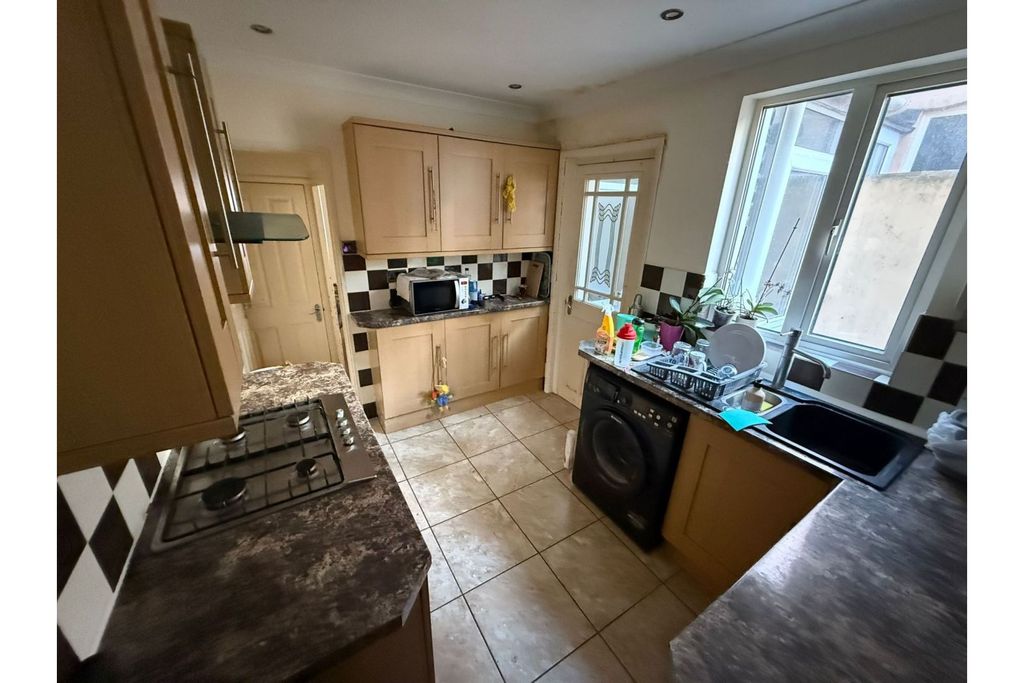 Property photo 2 of 7