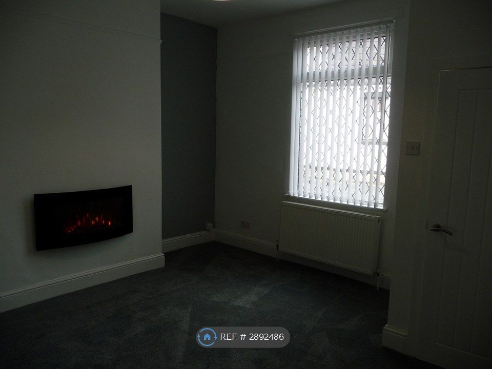 Property photo 2 of 24 Lounge