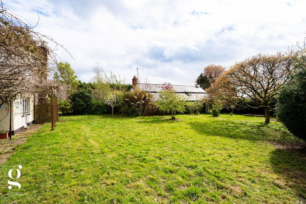 Property photo 2 of 41