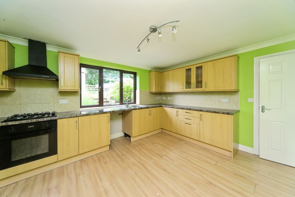 Property photo 2 of 17 Photo