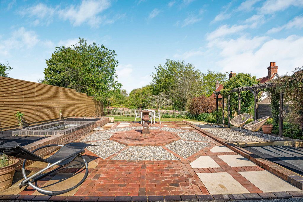 Property photo 2 of 36