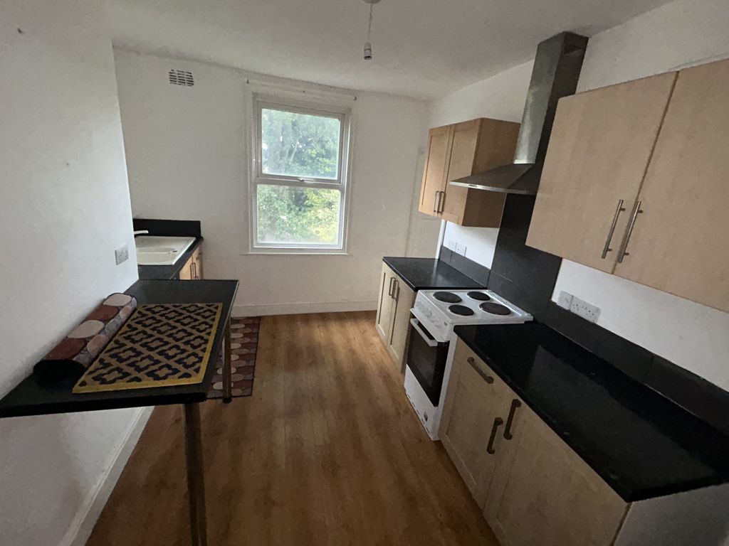 Property photo 3 of 8 B08d4575-F7Da-4Cae-808d-3143Fe79Faf6