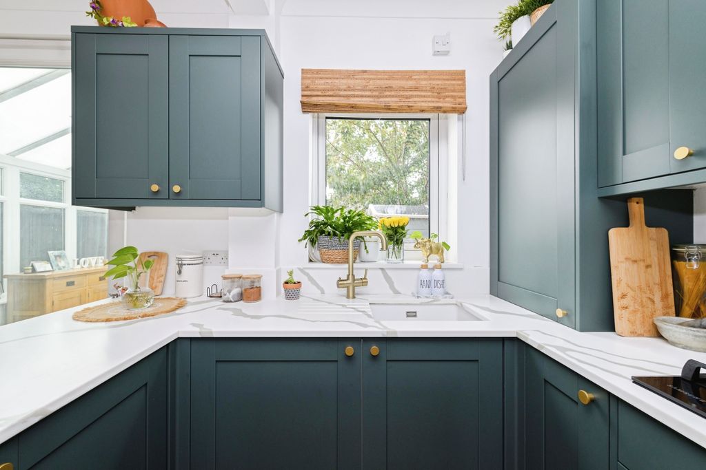 Property photo 1 of 19 Kitchen