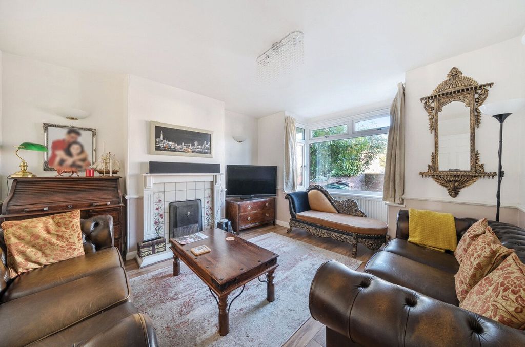 Property photo 2 of 17 Sitting Room