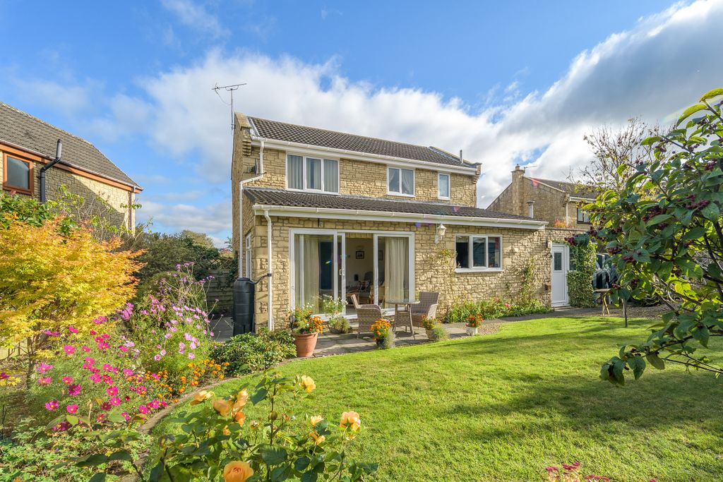 Property photo 2 of 32 Rear-5